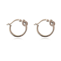 Culturesse Tie A Knot Modern Hoop Earrings (Silver)