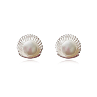 Culturesse Triana Clam Pearl Stud Earrings