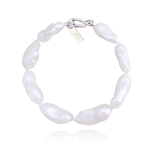 Culturesse Eyre Baroque Pearl Bracelet