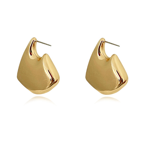 Culturesse Orsa Chunky Geometric Drop Earrings (Gold)