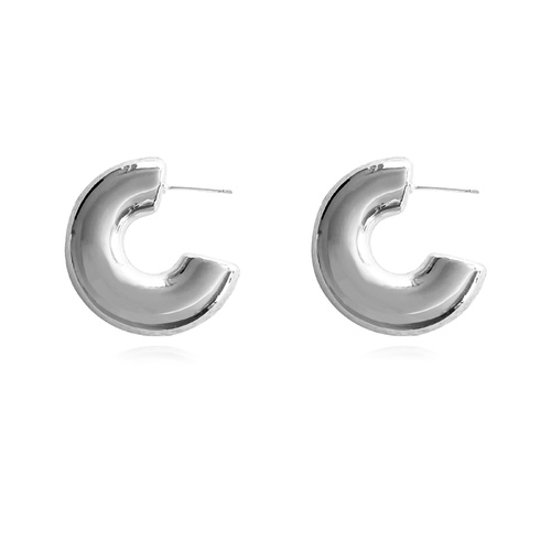 Culturesse Lowen Chunky C Hoop Earrings (Silver)