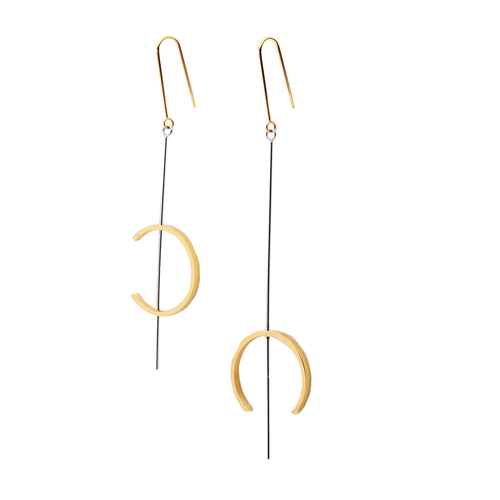 Culturesse Helene Line Art Drop Earrings