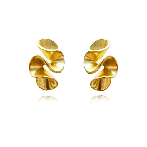 Culturesse Fauve Artisan Sculptural Ruffle Earrings (Gold)