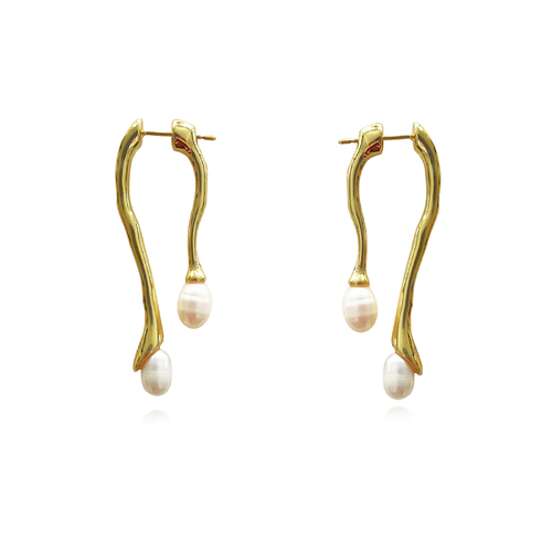 Culturesse Alique Wavy Line Pearl Drop Earrings (Gold)