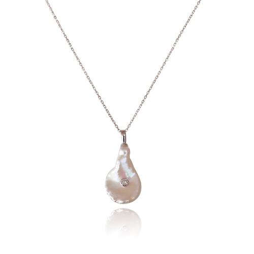 Culturesse Eve Pearl Pendant Necklace