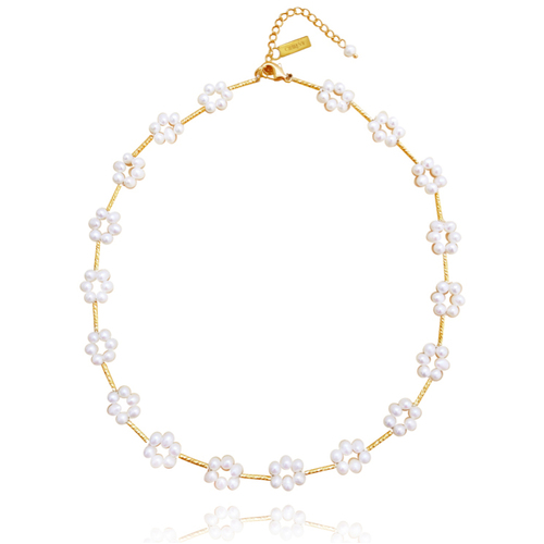 Culturesse Francesca Floral-clustered Freshwater Pearl Necklace 